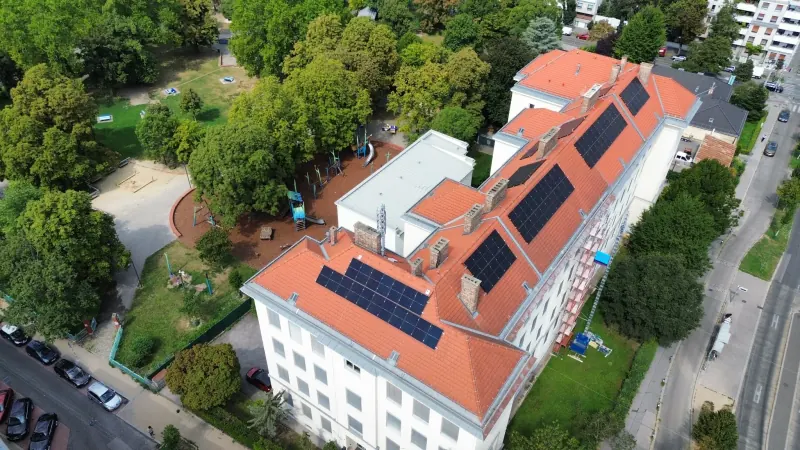 PV-Anlage Schulgebäude - Photovoltaikanlage in Wien, Austria
